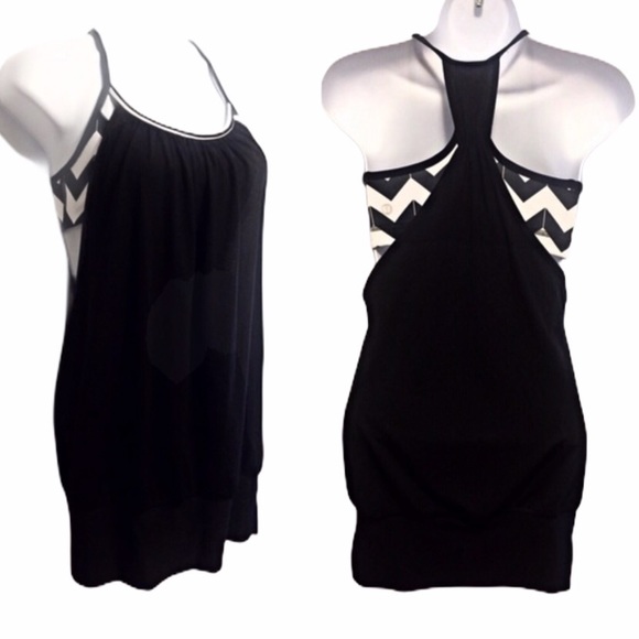 🚫SOLD🚫Lululemon Black Chevron Bra No Limits Tank - Picture 2 of 8